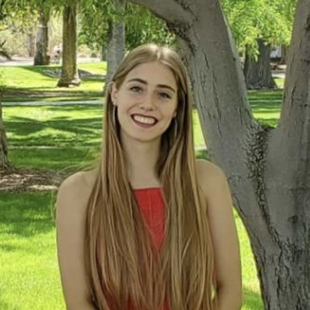 Meet your Posher, Serena elena